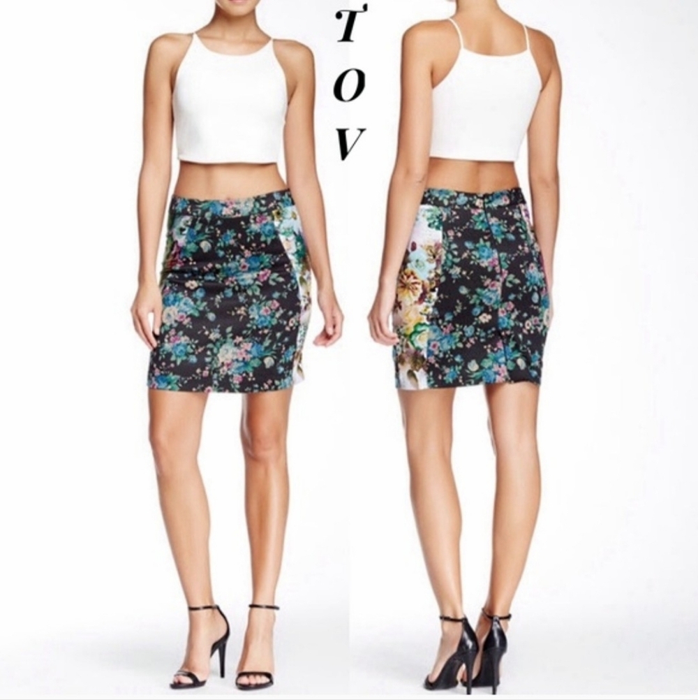 T.O.V. HOLY Floral Multicolored Pencil Skirt